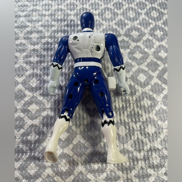 Power Ranger Lost Galaxy Blue Ranger Action Figure - Picture 4 of 4